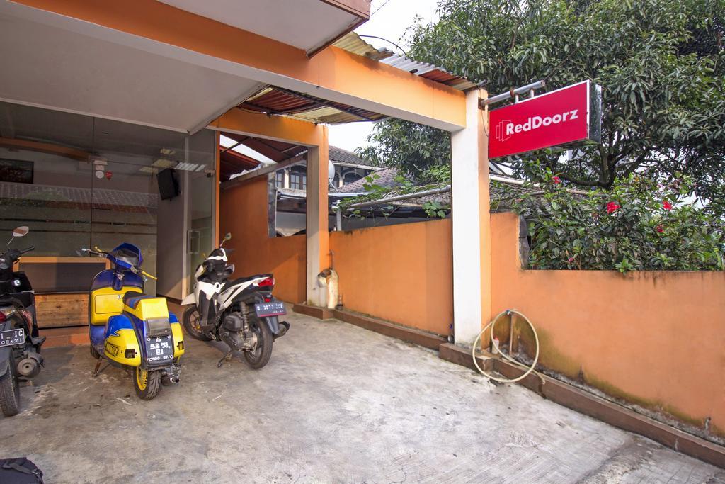 Reddoorz Syariah Near Btc Fashion Mall Bandung Eksteriør billede