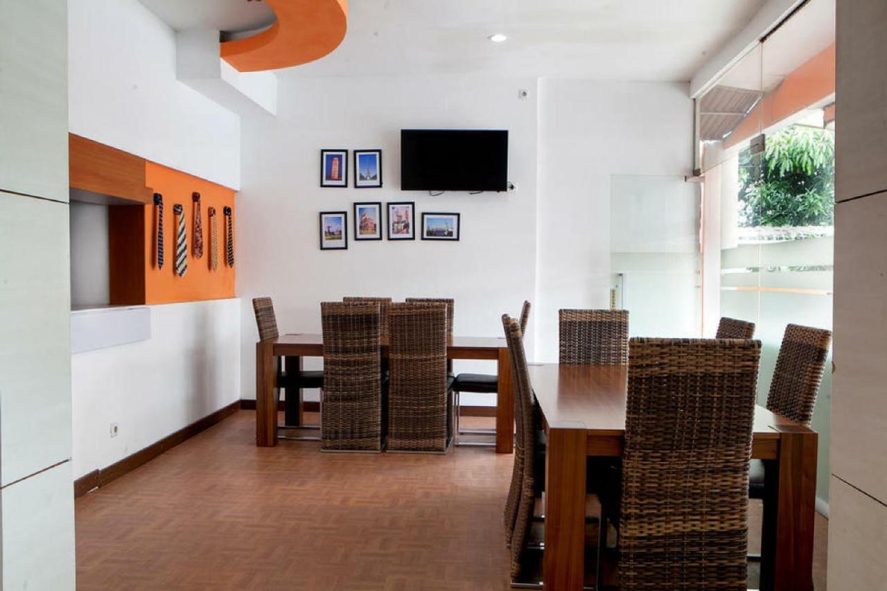 Reddoorz Syariah Near Btc Fashion Mall Bandung Eksteriør billede